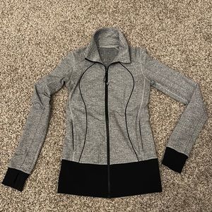 Lululemon zip up size 4